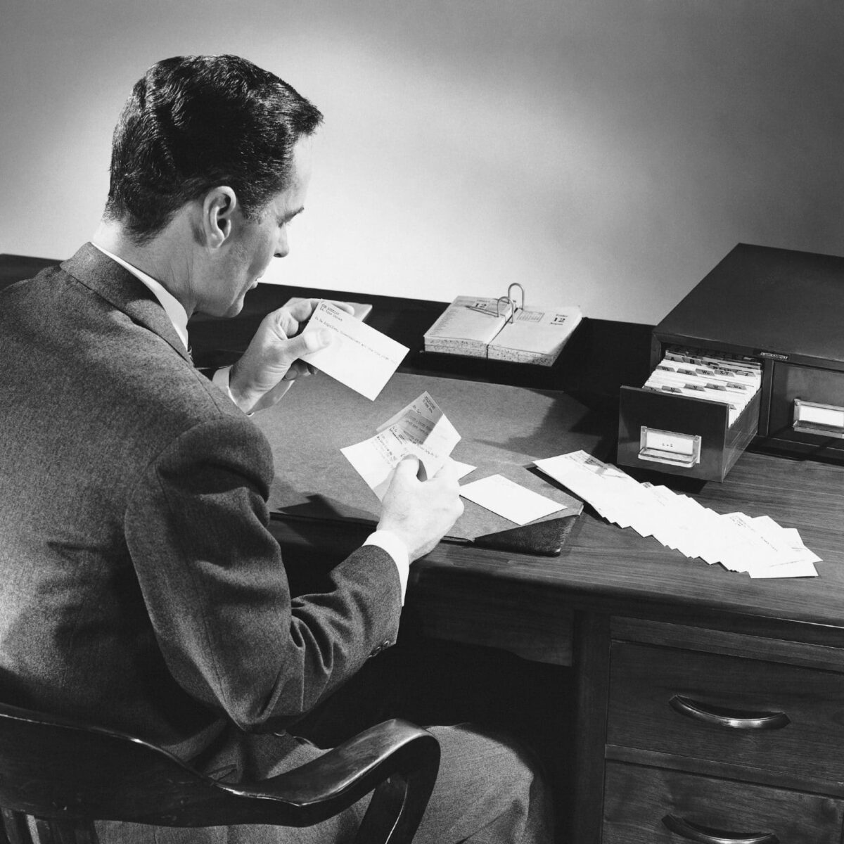 4 Reasons You Should Buy a Standup Desk—Right Now